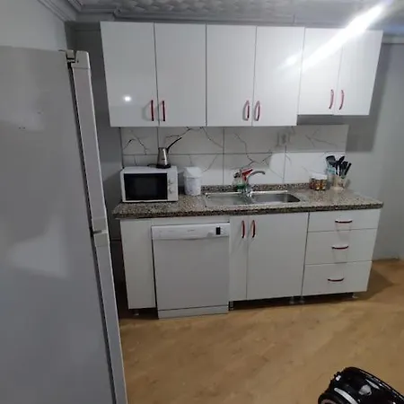 Appartement Kadikoy Merkezinde 3+1 Daire